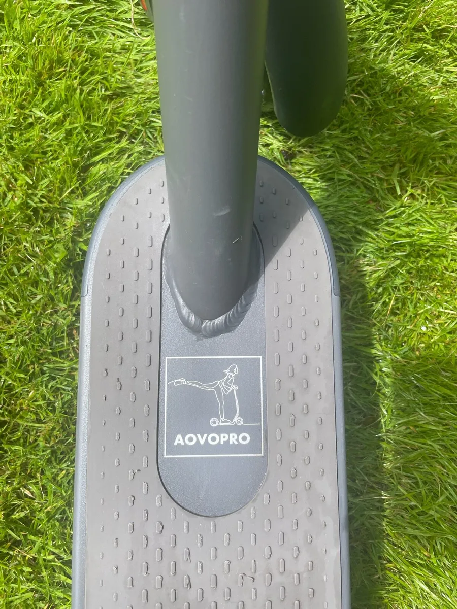 AOVOPRO ES80 Long Range Electric Scooter - Image 2