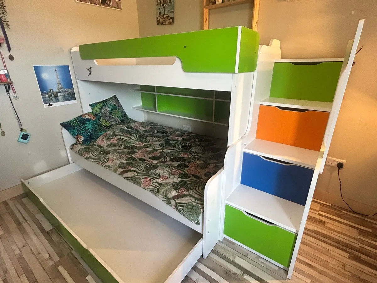 Triple bunk bed with storage - Image 2