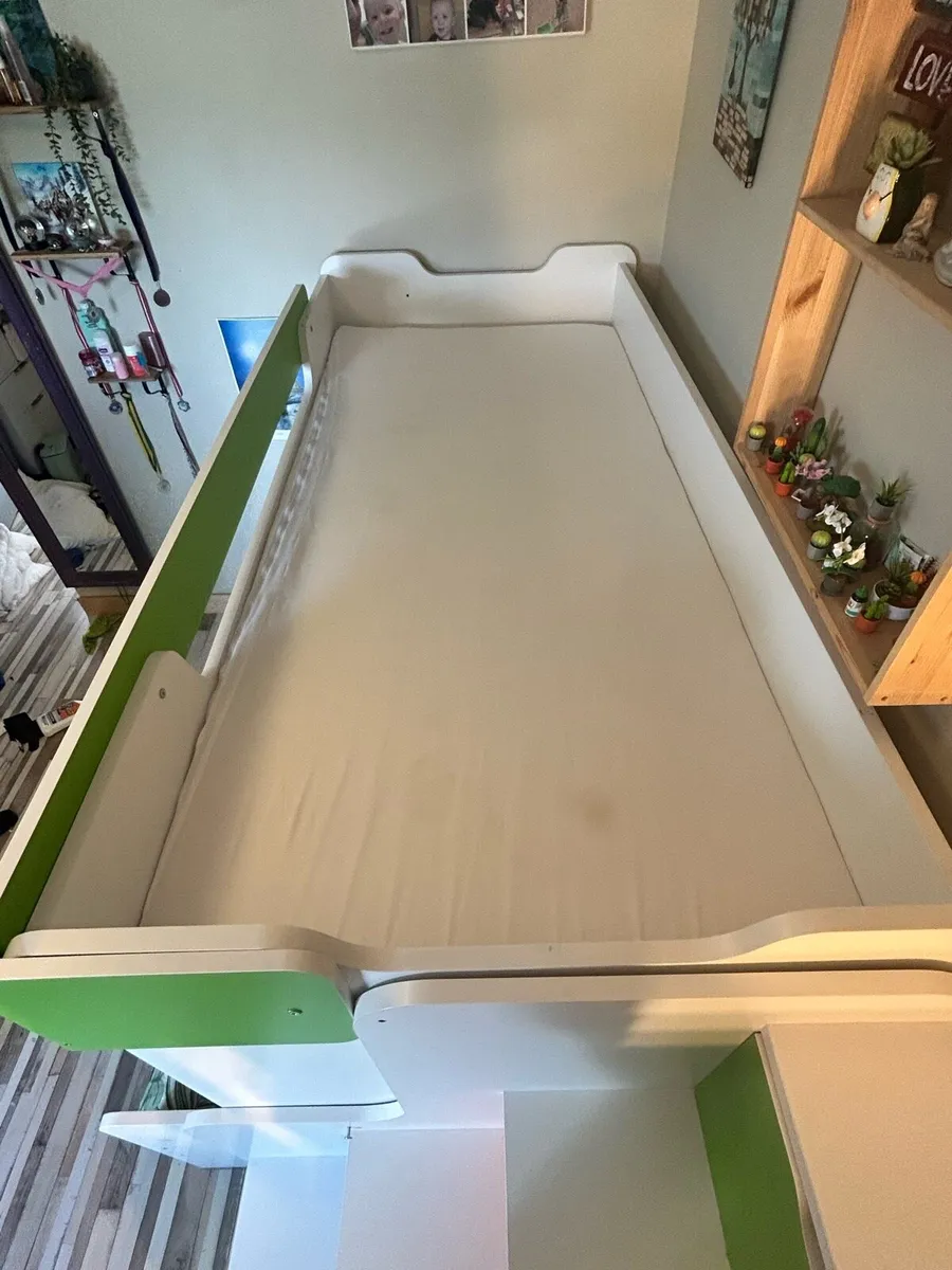 Triple bunk bed with storage - Image 4