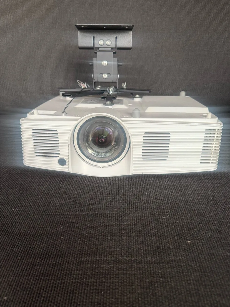 Projector Optoma EH200ST Short-Throw - Image 1