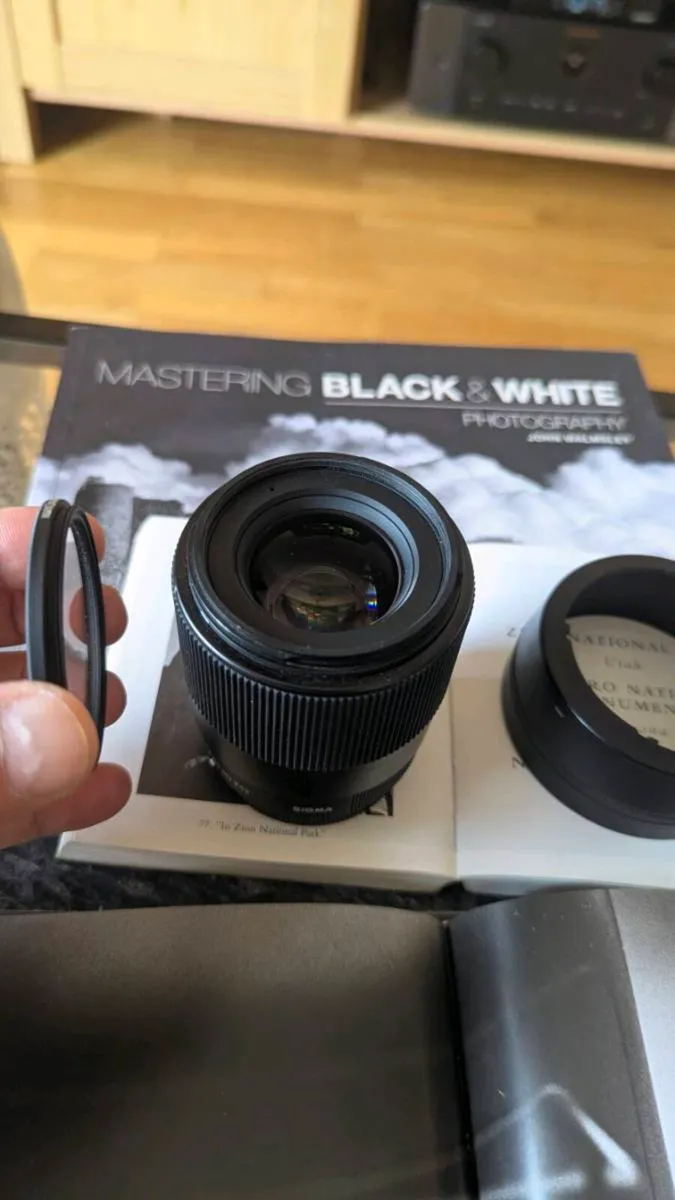 Sigma 30mm f/1.4 DC DN Contemporary Lens (Fujifilm - Image 1
