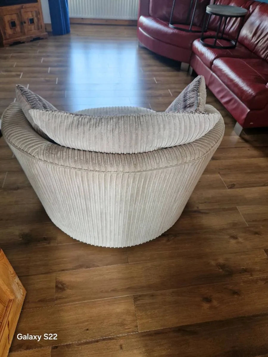 Swivel  chair - Image 2