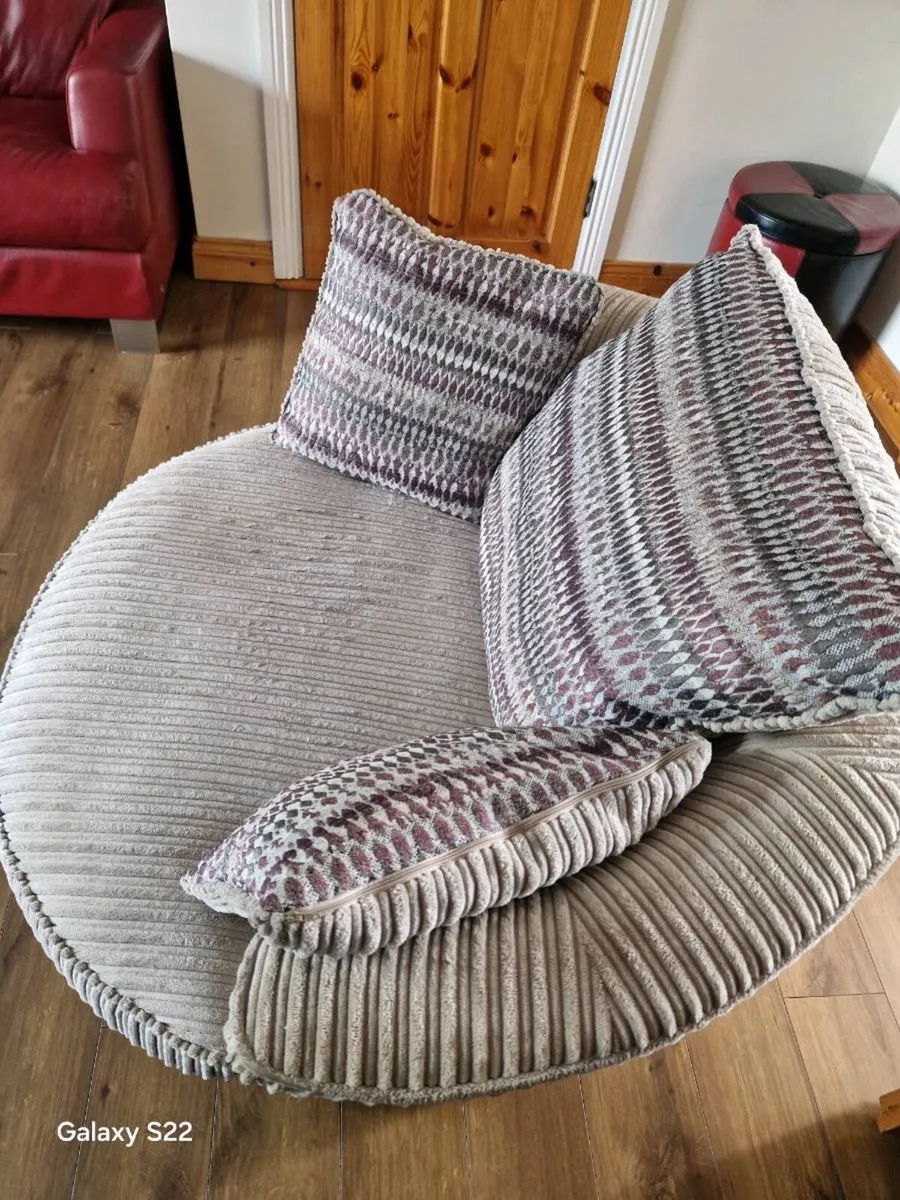Swivel  chair - Image 3