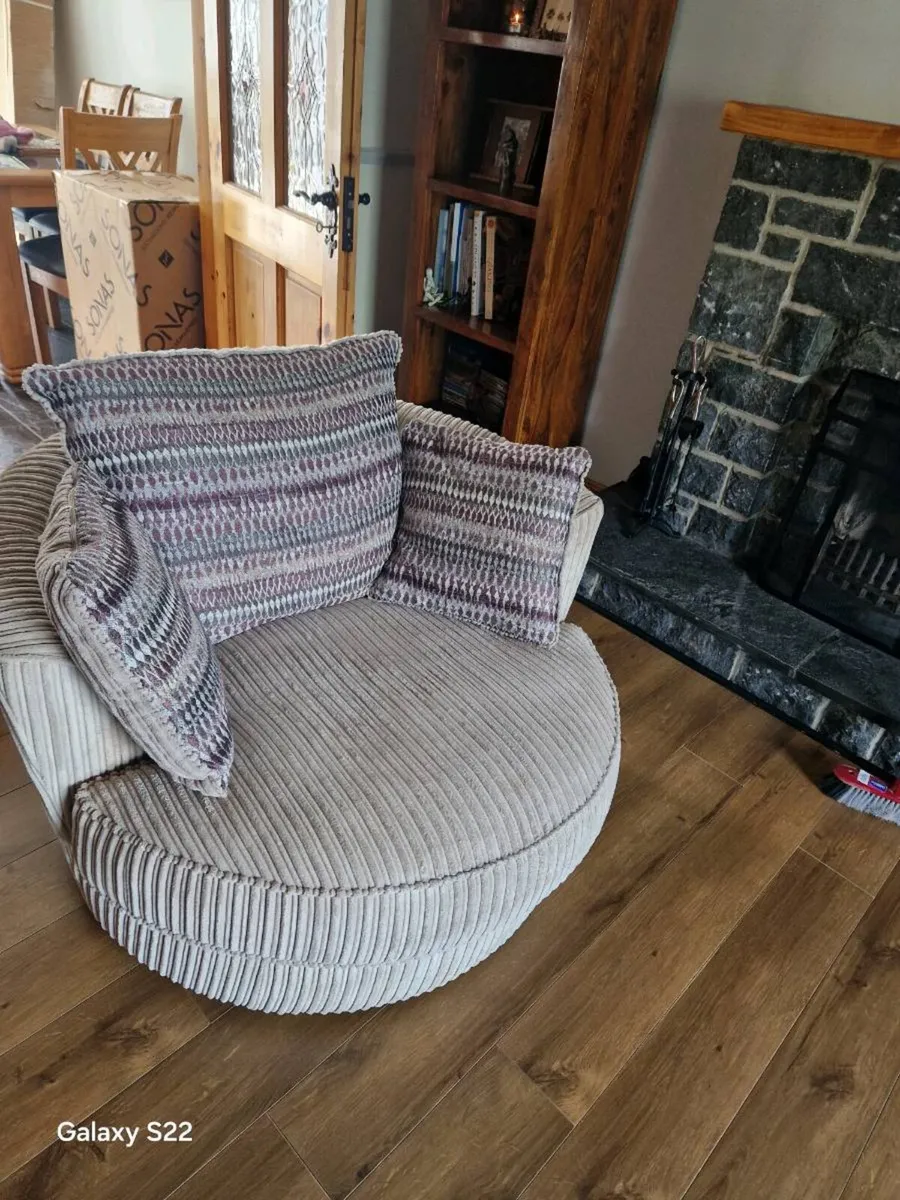 Swivel  chair - Image 4