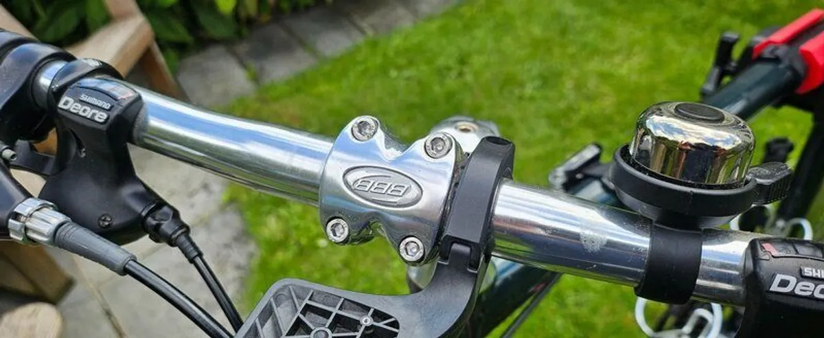 Giant City / Touring Bicycle (XL pristine) - Image 2