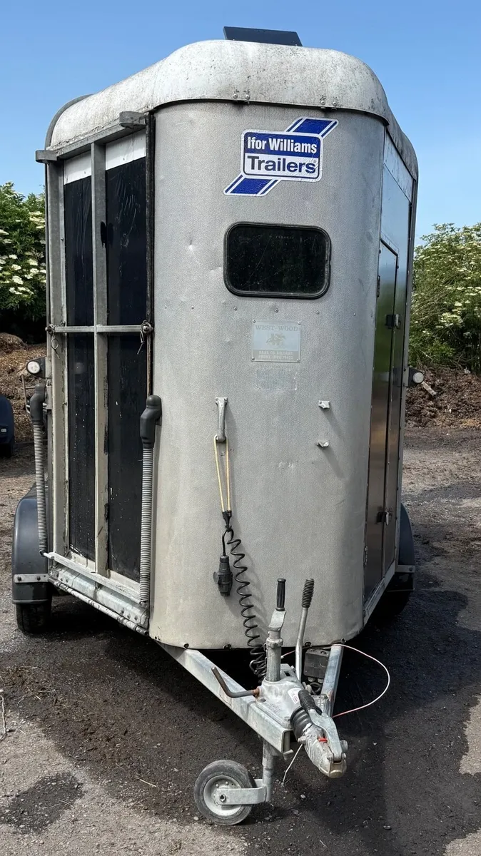 Horsebox - Image 1