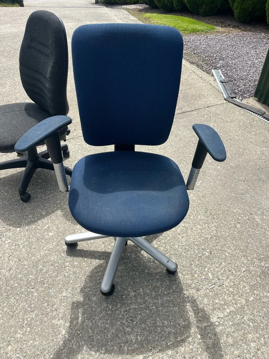 Office chairs - Image 2