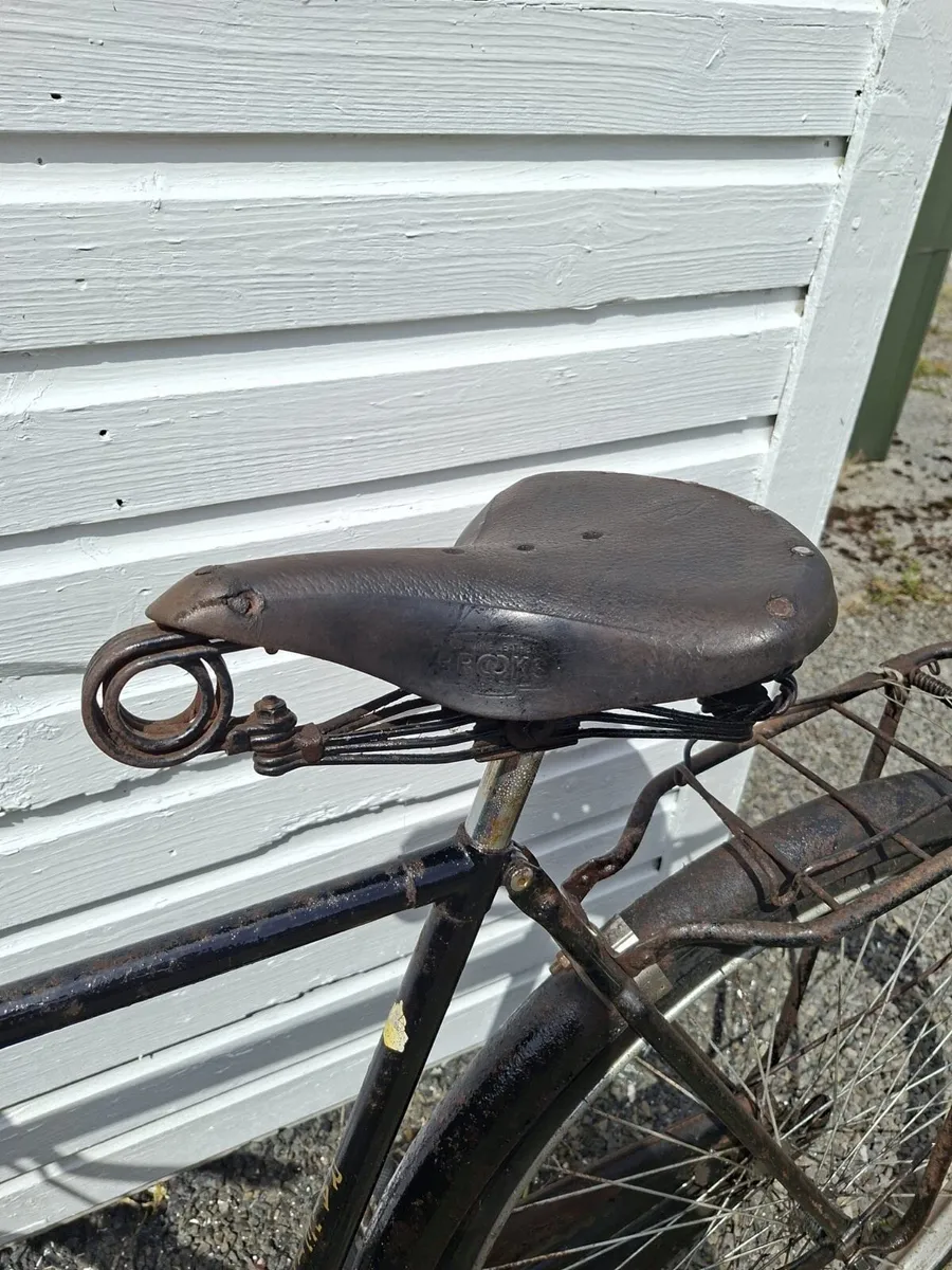 Raleigh High Nelly Bicycle - Image 3