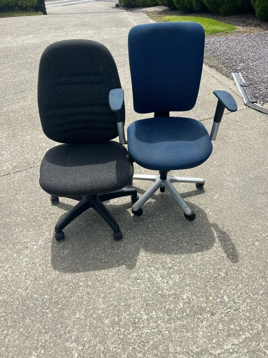 Office chairs - Image 1