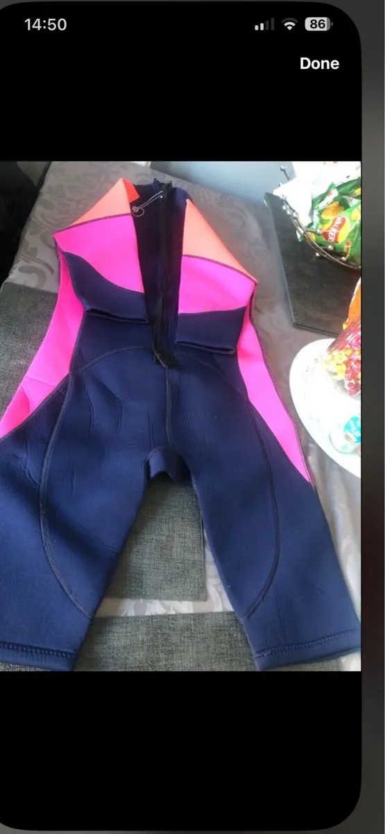 Girls wetsuit age 10/11 €10 - Image 2