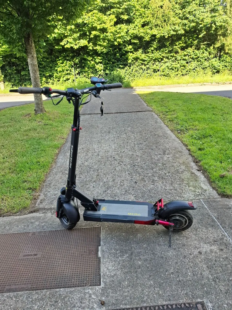 KuKirin M4 Pro Electric Scooter – 48V 18Ah (864Wh) - Image 1