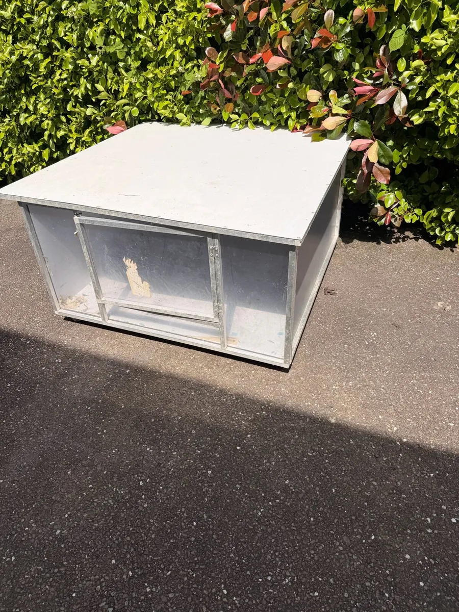 Whelping box - Image 1