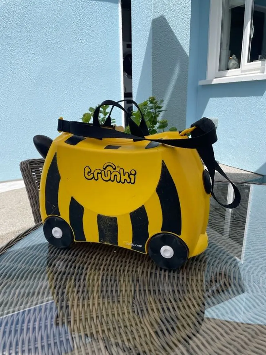 Trunki Buzzy Bee Children's suitcase - Image 1