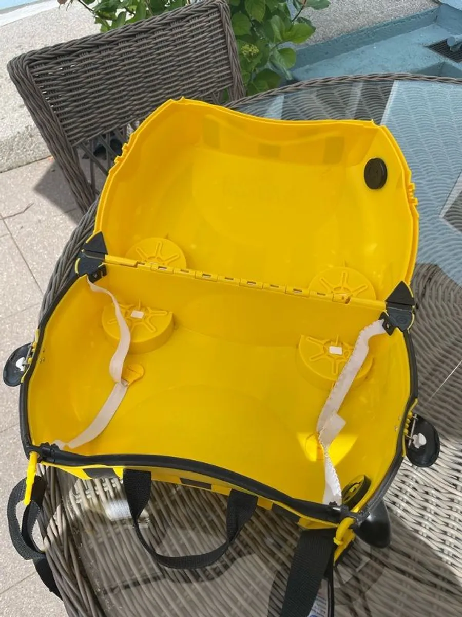 Trunki Buzzy Bee Children's suitcase - Image 3