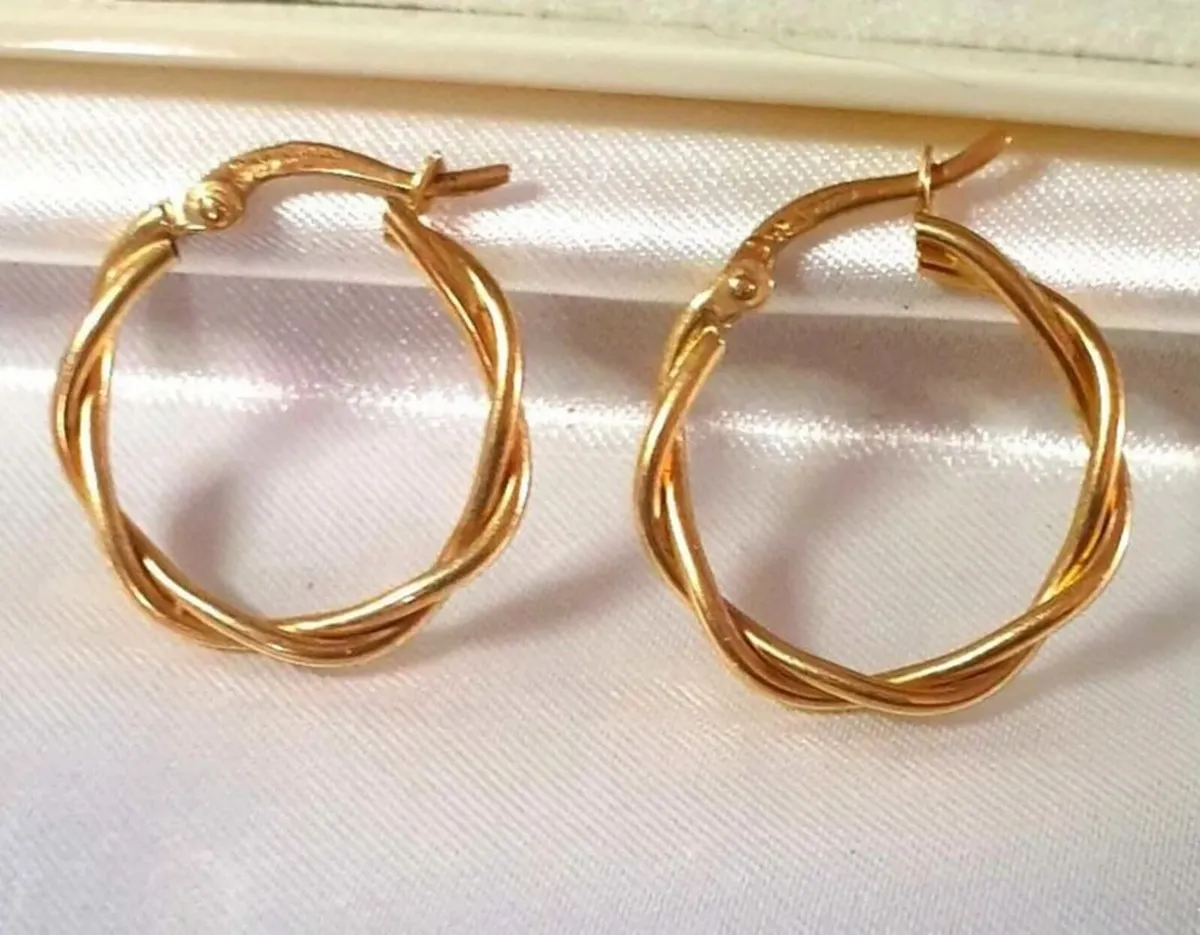 Vintage Hallmarked 9ct Gold Twist Earrings - Image 4