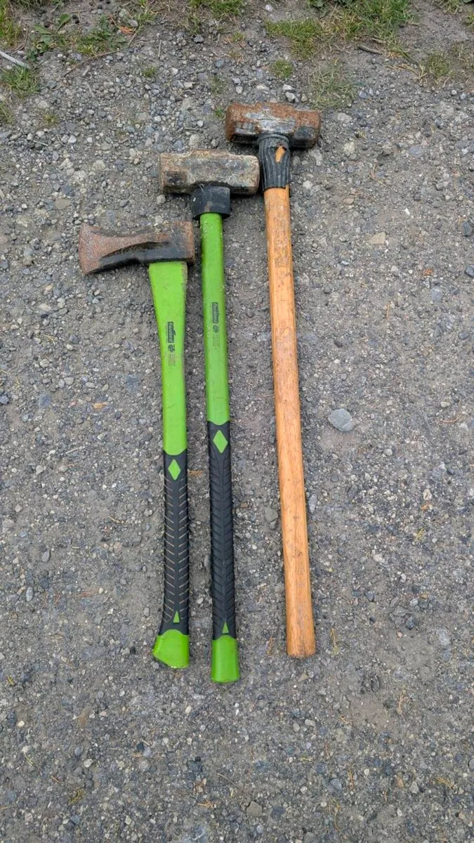 2 x Sledge Hammers & Wood Splitting Axe - Image 2
