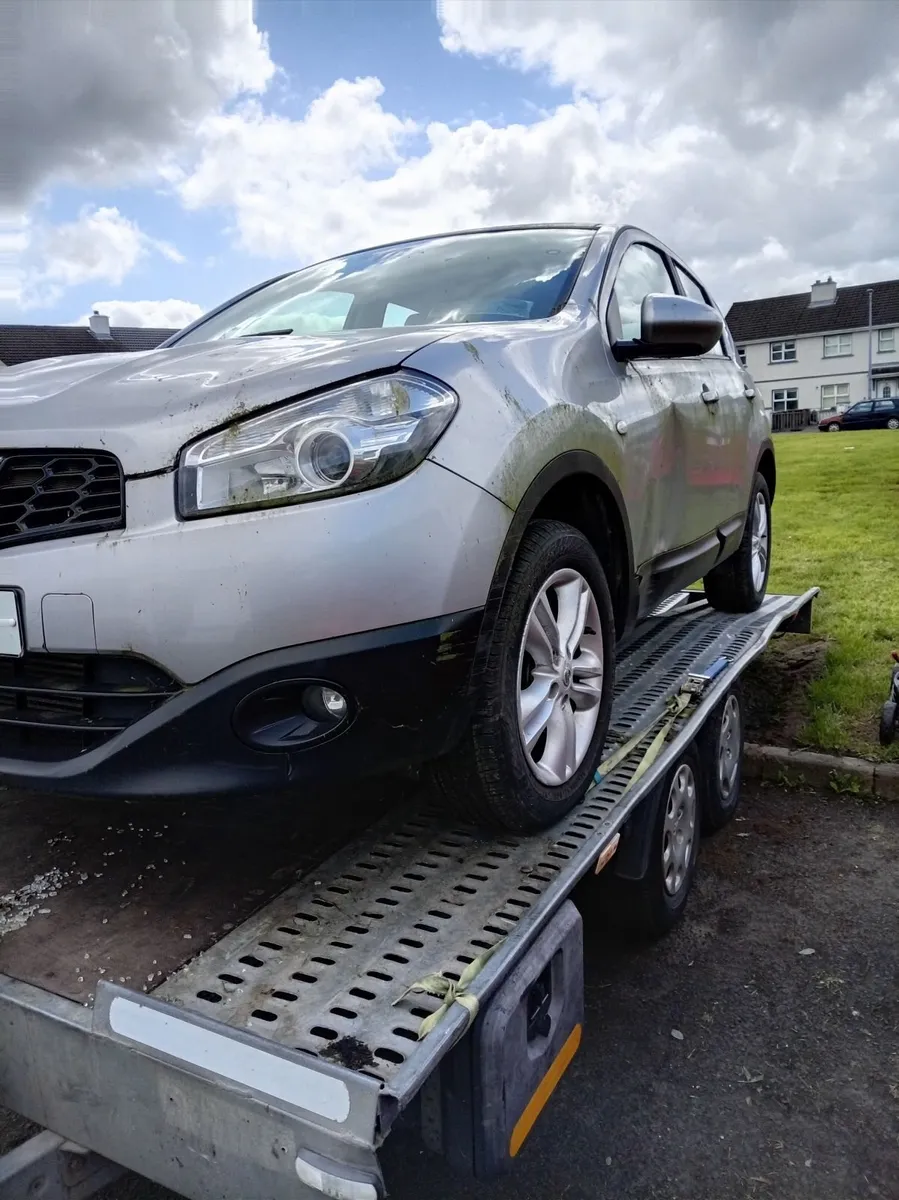 2010 nissan  quashi - Image 3