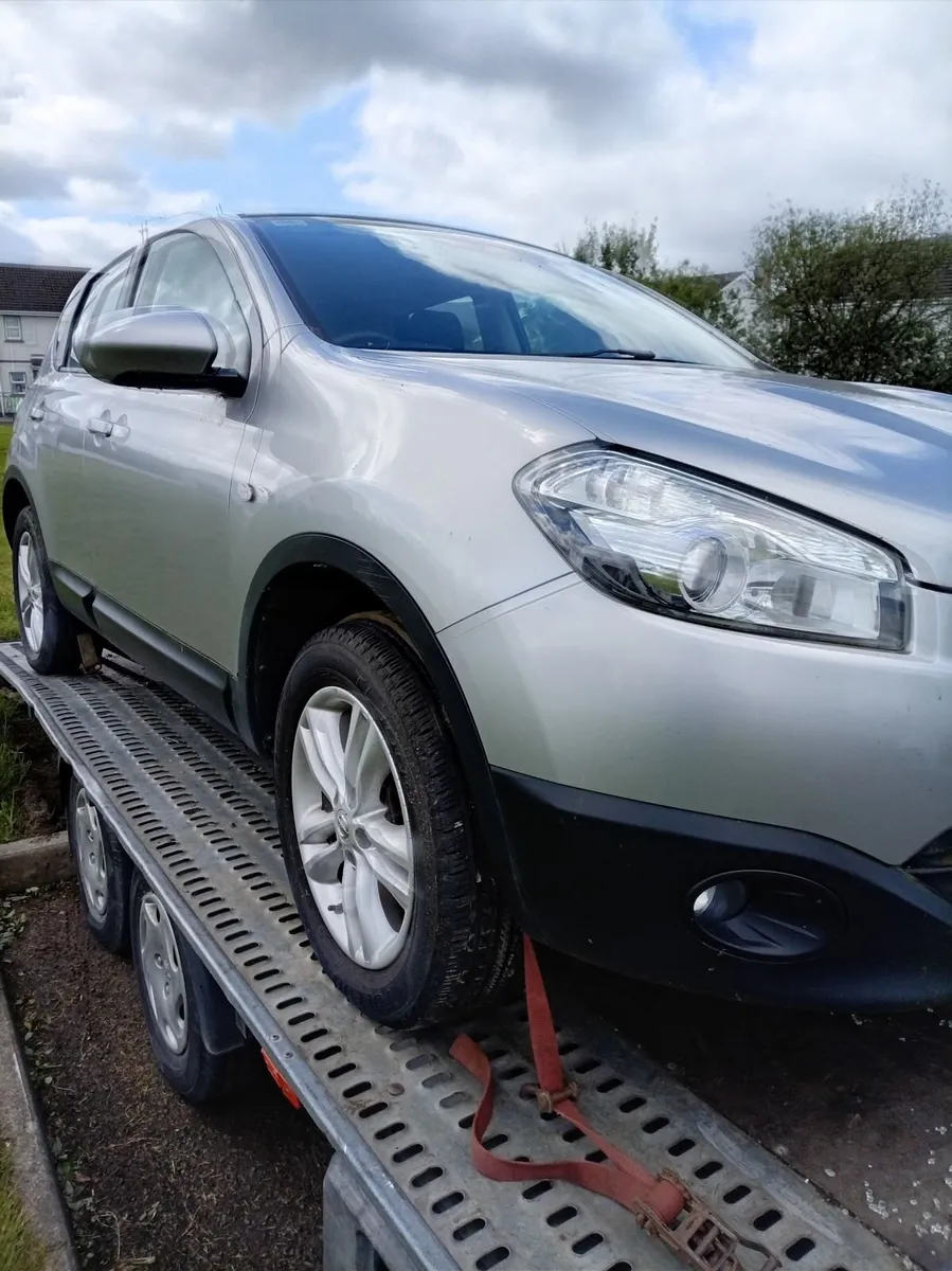 2010 nissan  quashi - Image 1