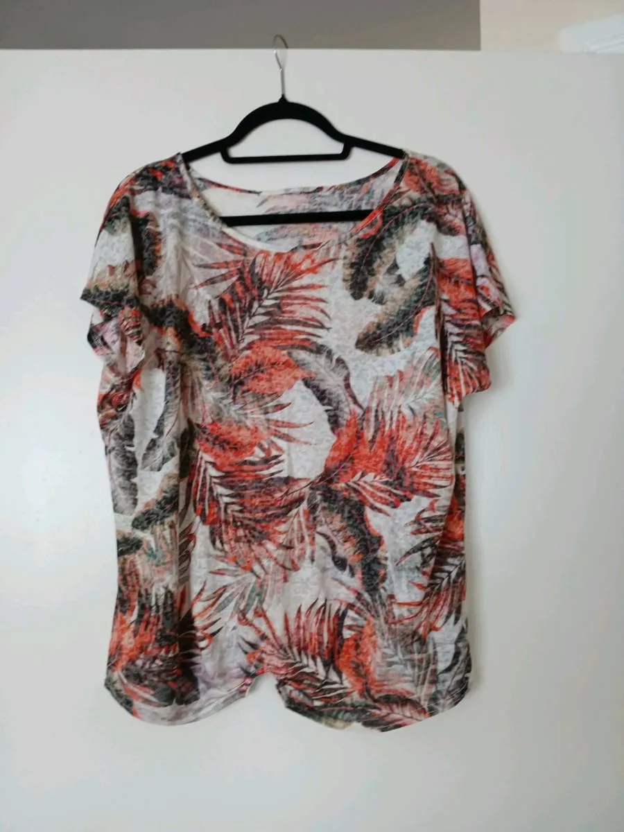 Ladies tops. - Image 2