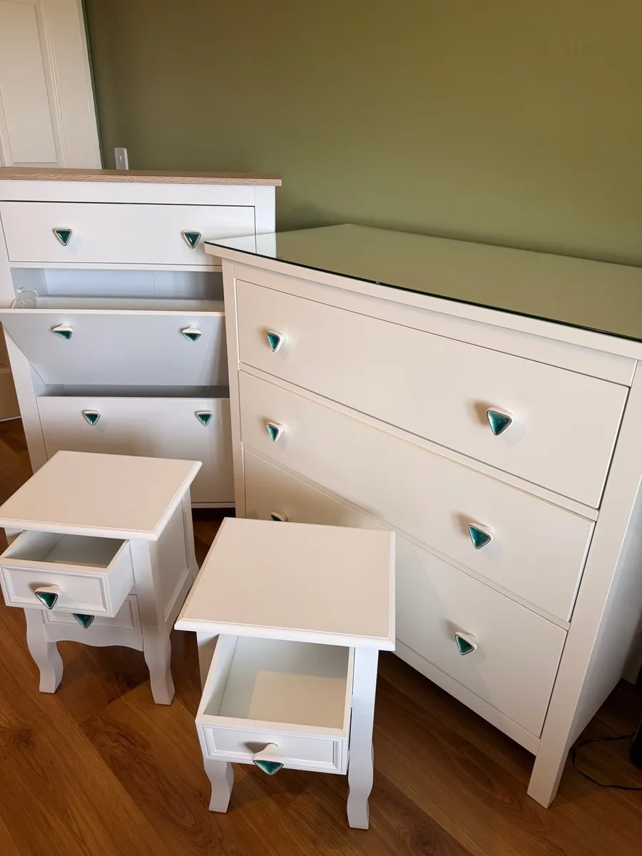 Bedroom Furniture Set - Image 2