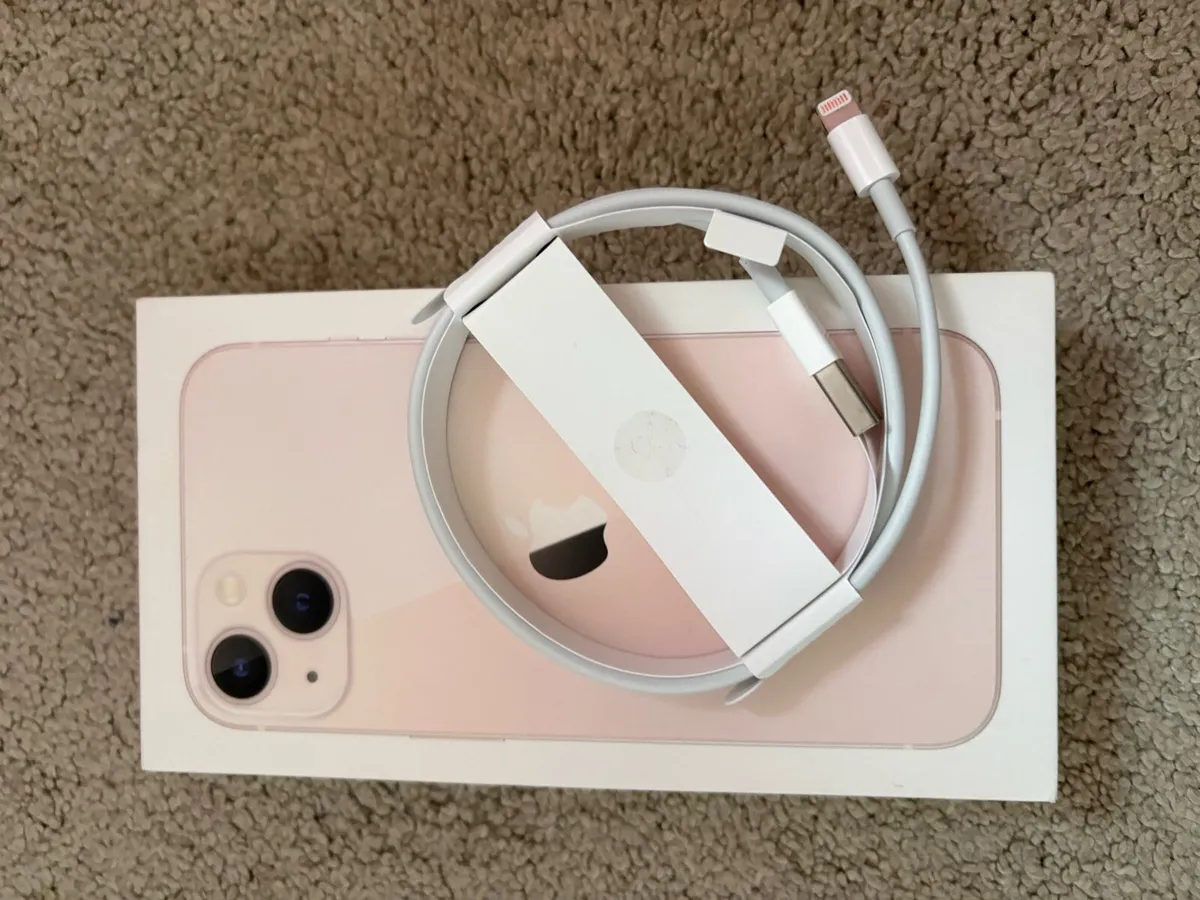 Pink iPhone 13 - Image 3