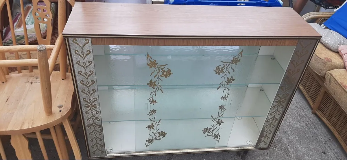 Antique furniture - Image 1