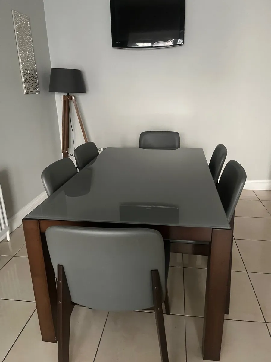 Kitchen Dining Table and Chairs - Image 3