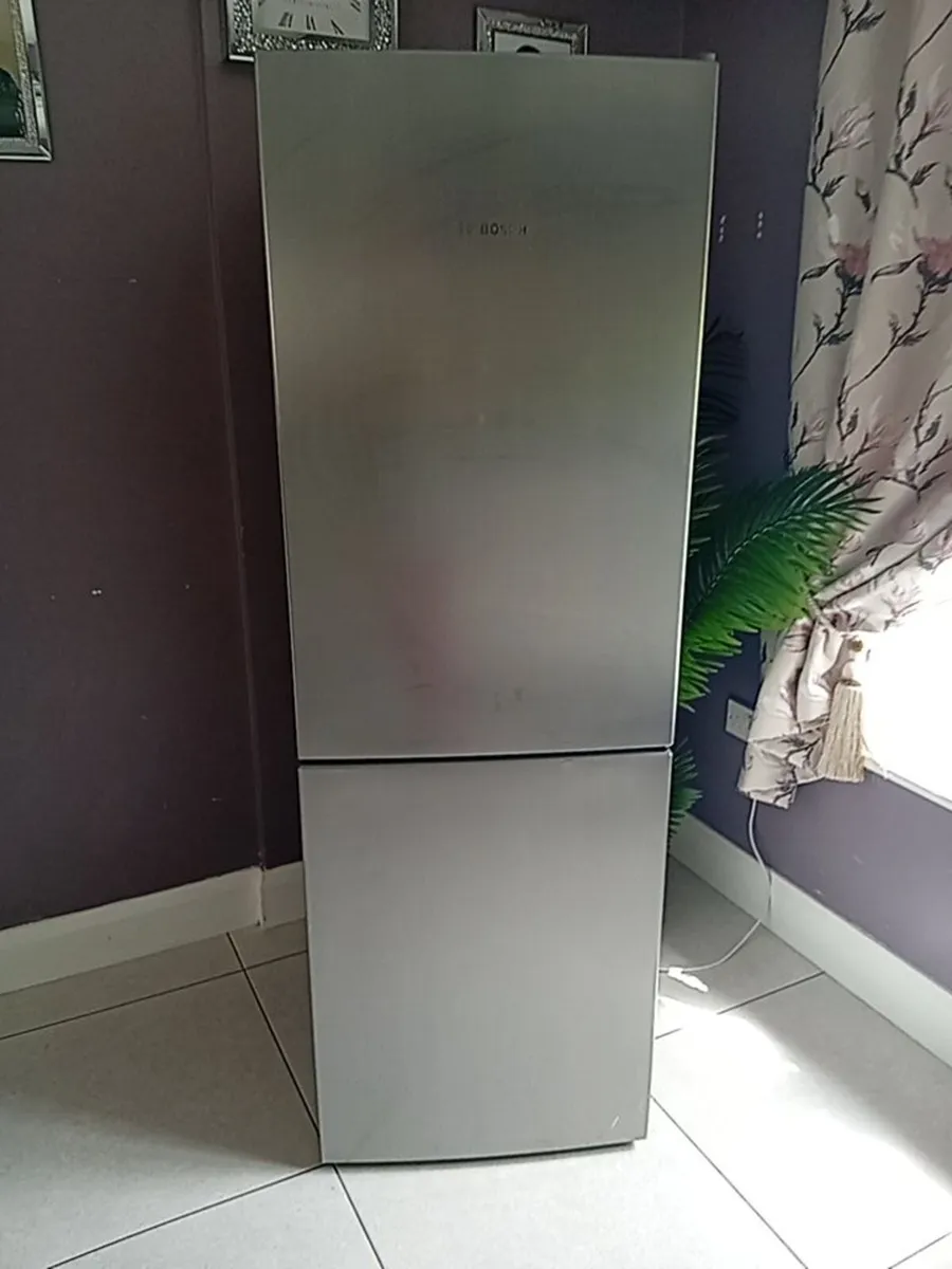 Fridge frezzer - Image 1