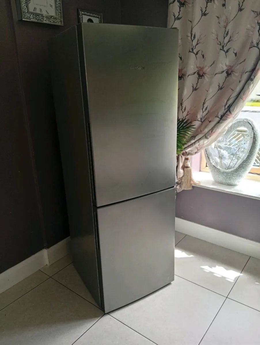 Fridge frezzer - Image 3