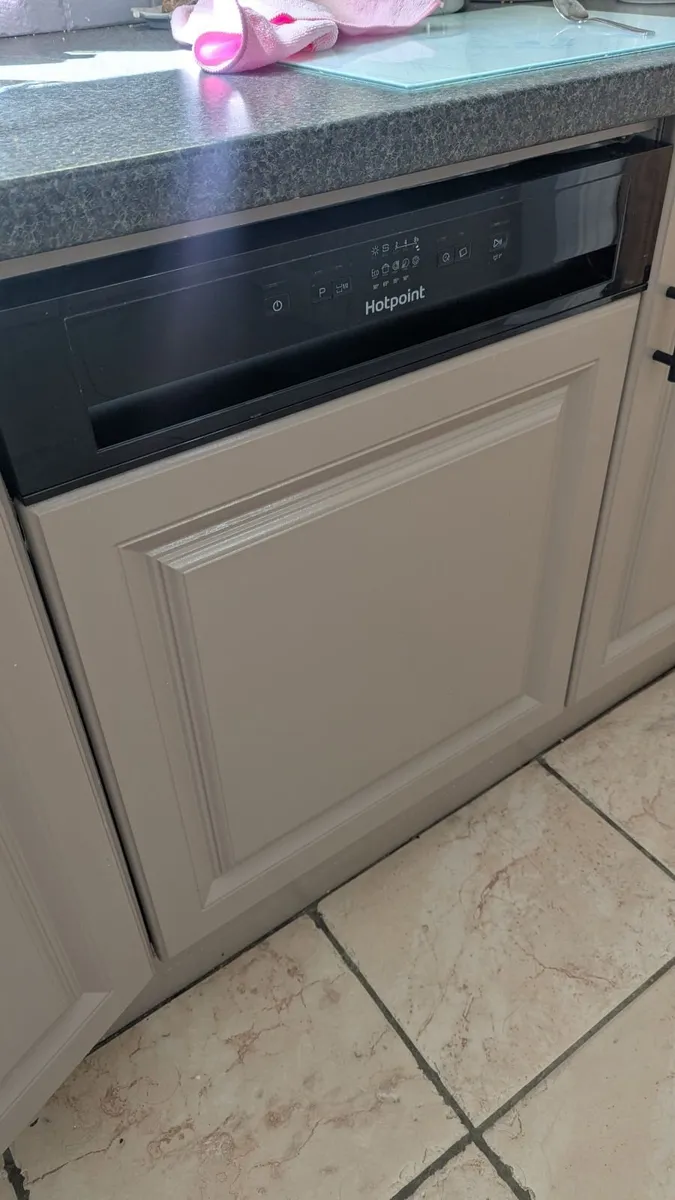 Dishwasher - semi-integrated - Image 1