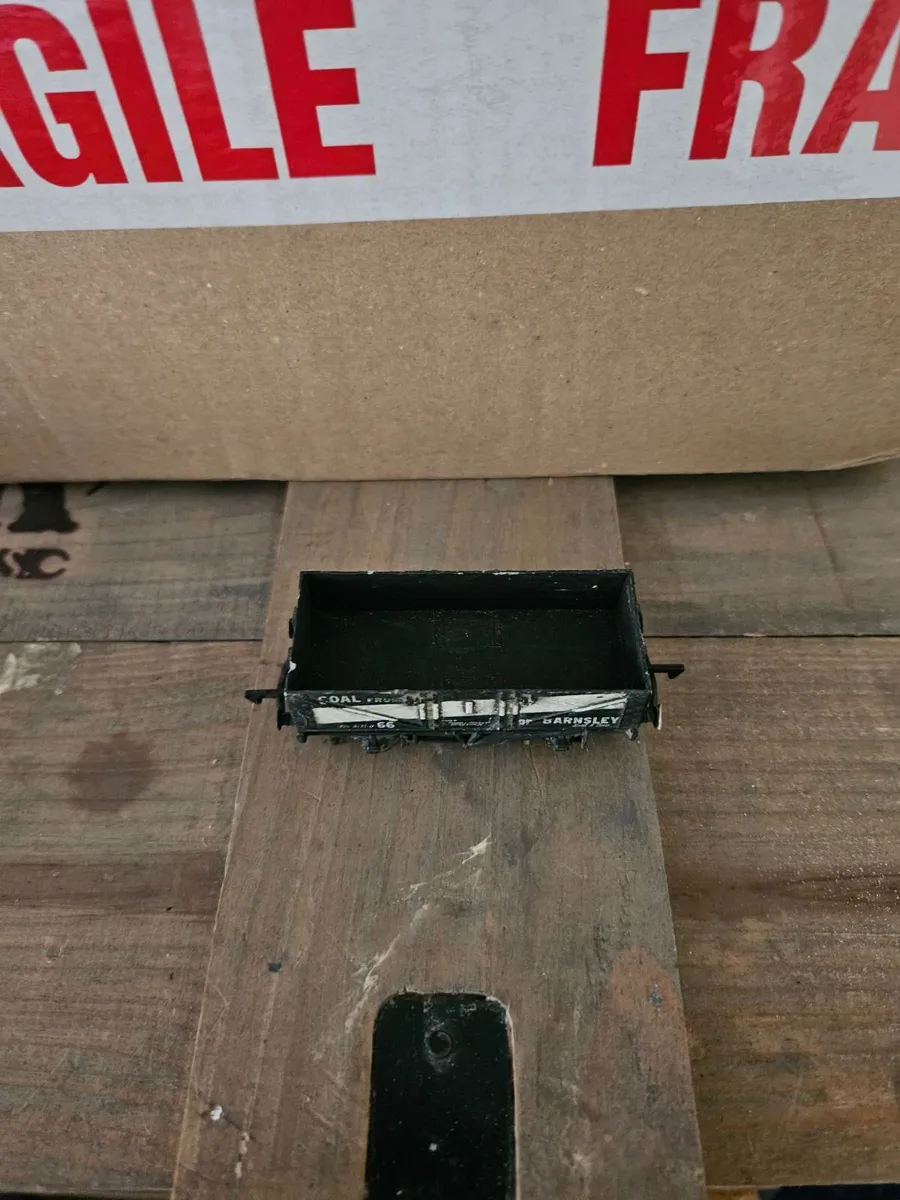 Hornby Lima Triang OO Gauge Wagon - Image 1