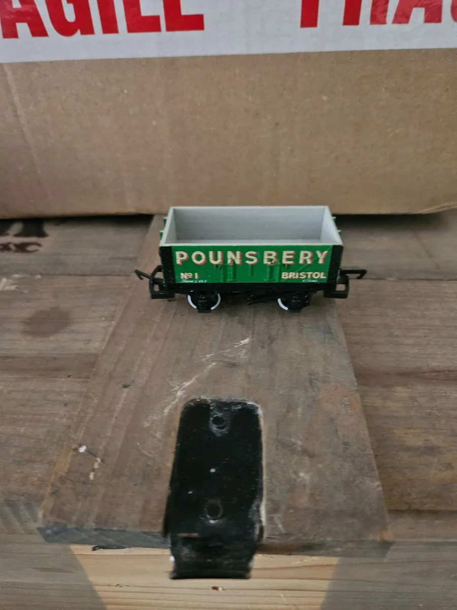 Hornby Lima Triang OO Gauge Wagon - Image 2