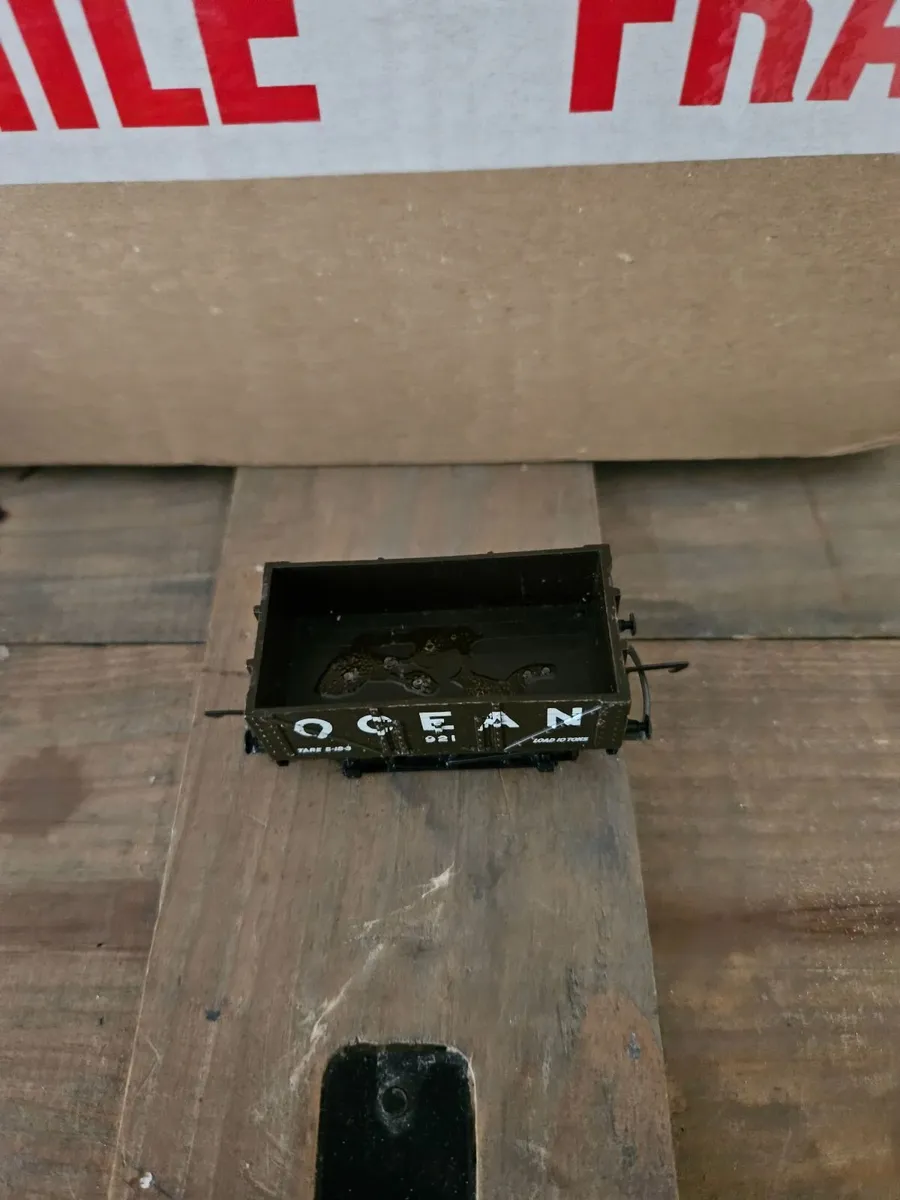 Hornby Lima Triang OO Gauge Wagon - Image 1