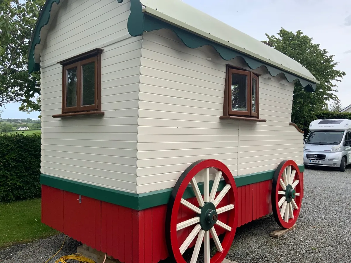 Bespoke Gypsy Caravan Glamping Pod – 12ft x 7ft - Image 4