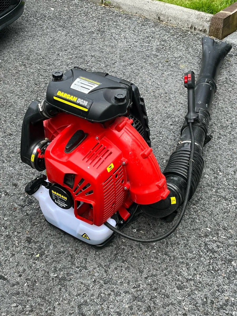 Leaf blower - Image 1