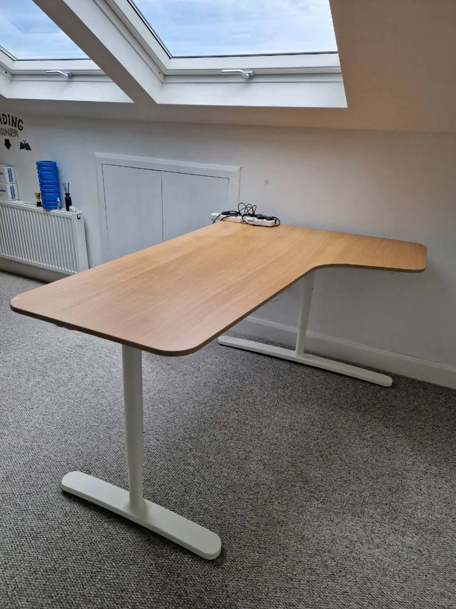 Adjustable height Desk Ikea Bekant - Image 2