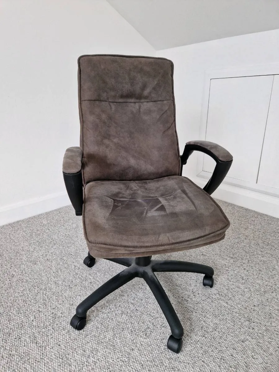 Office Chair - Image 1