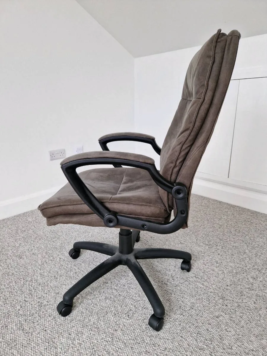 Office Chair - Image 3