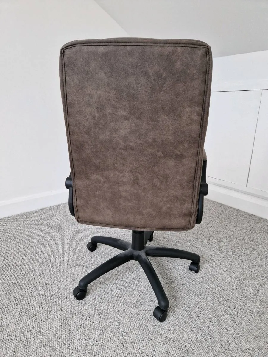 Office Chair - Image 4