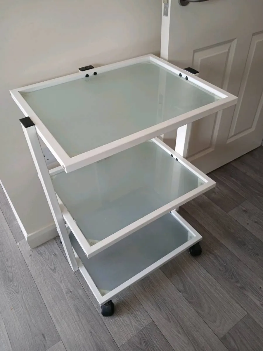 REM beauty trolley - Image 1