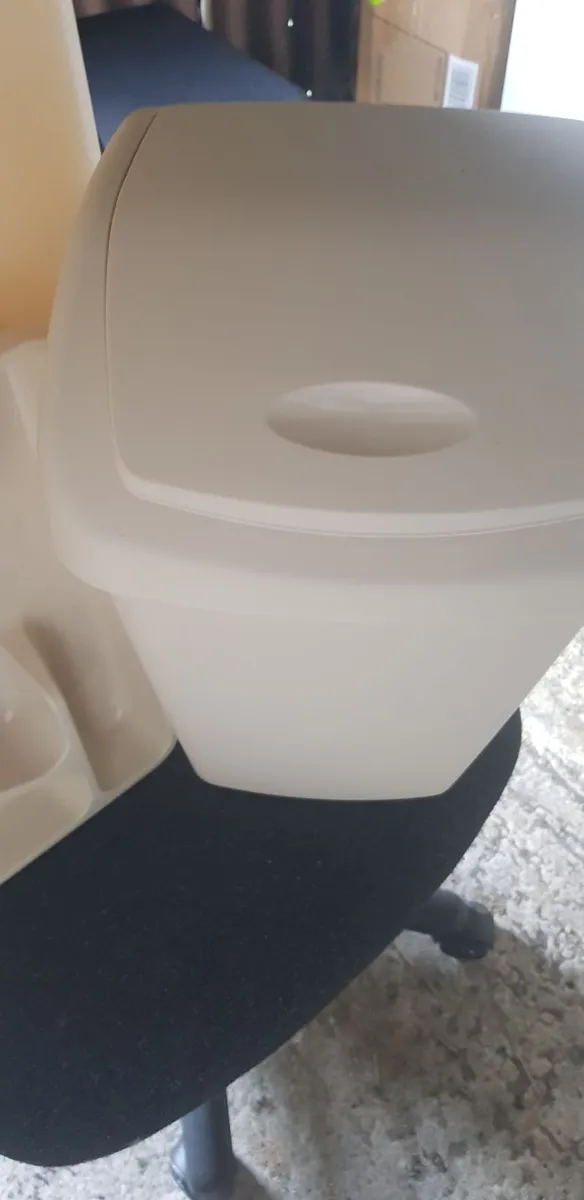 Kitchen bins - Image 2