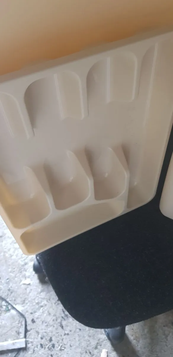 Kitchen bins - Image 3