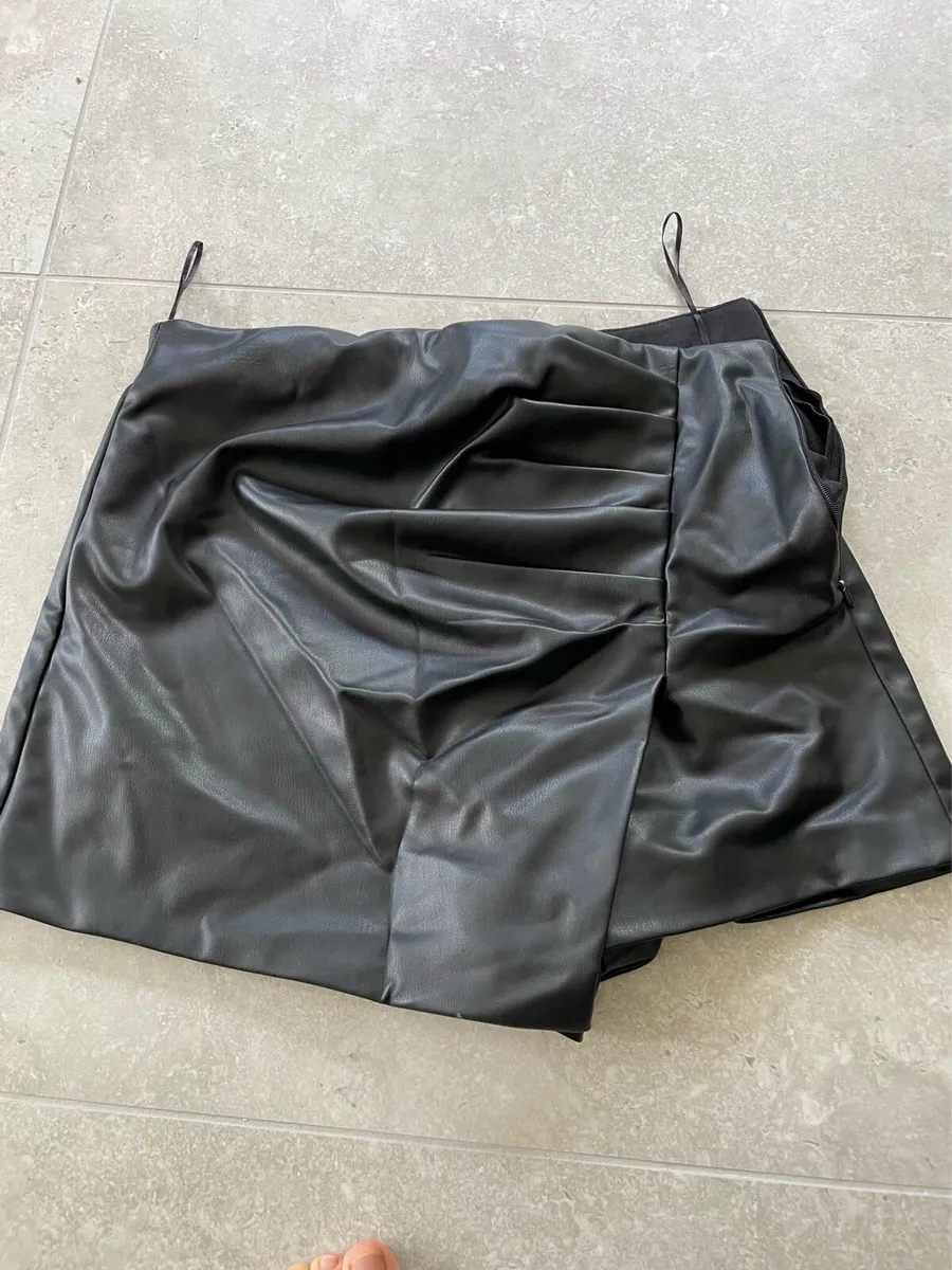 Leather  shorts - Image 1