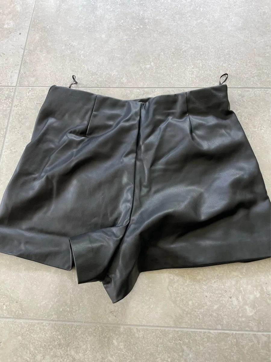 Leather  shorts - Image 3