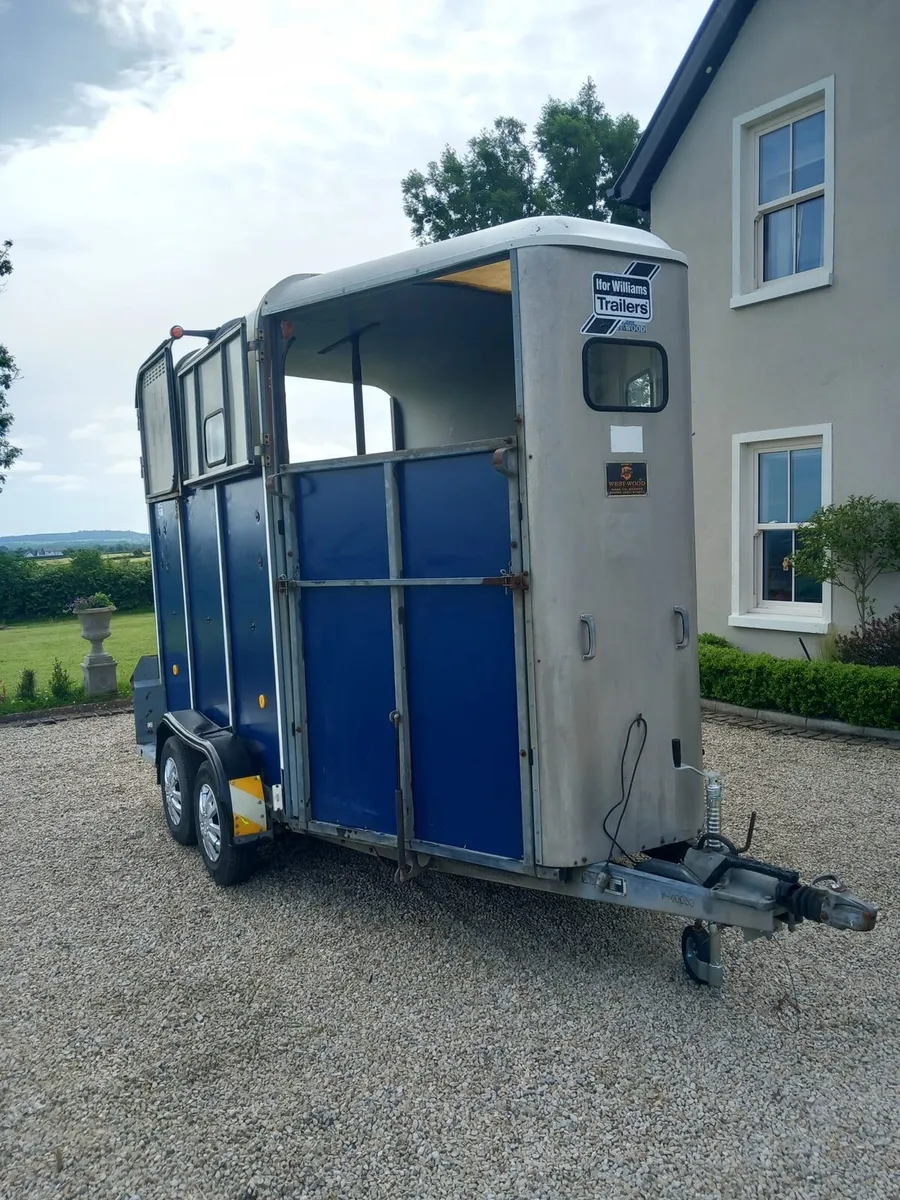 Ifor Williams 510 Horsebox - Image 1