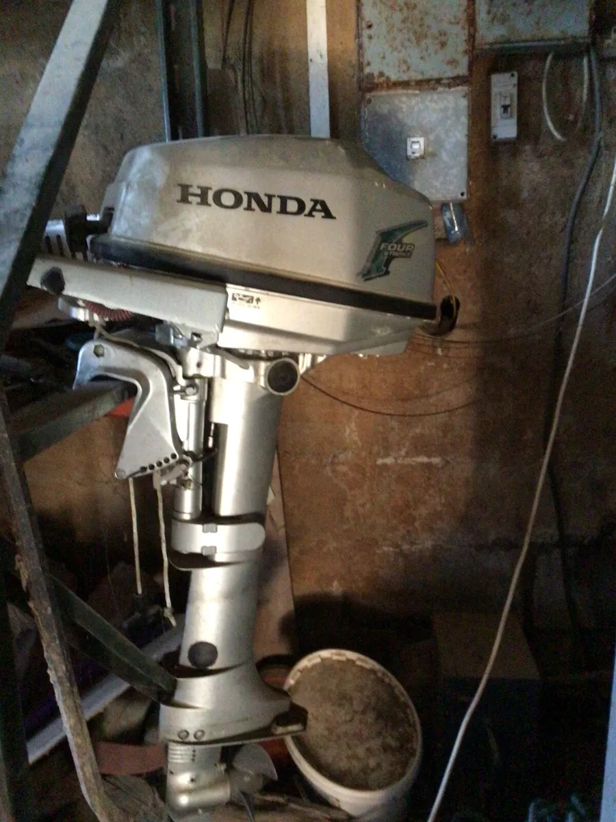 Outboard marine engine - Image 1