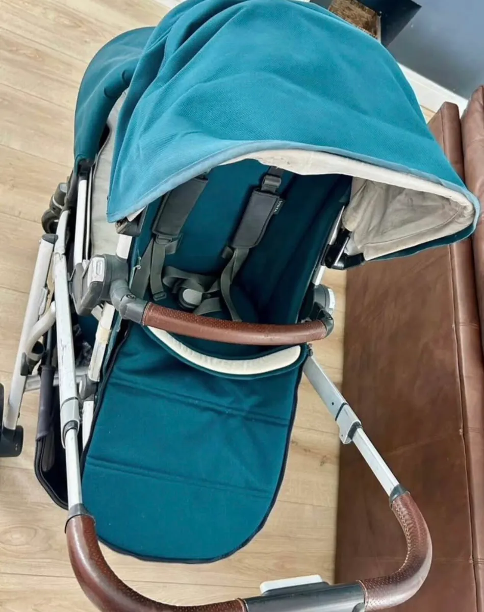 Uppababy Vista double buggy - Image 2
