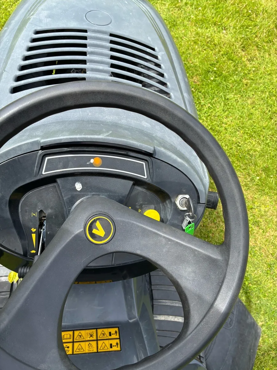 Ride on lawnmower - Image 3