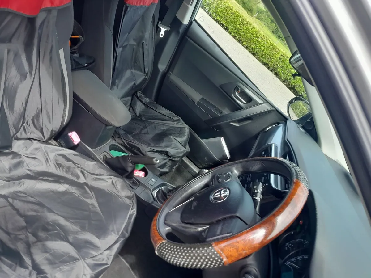 Toyota Auris 2016 - Image 3