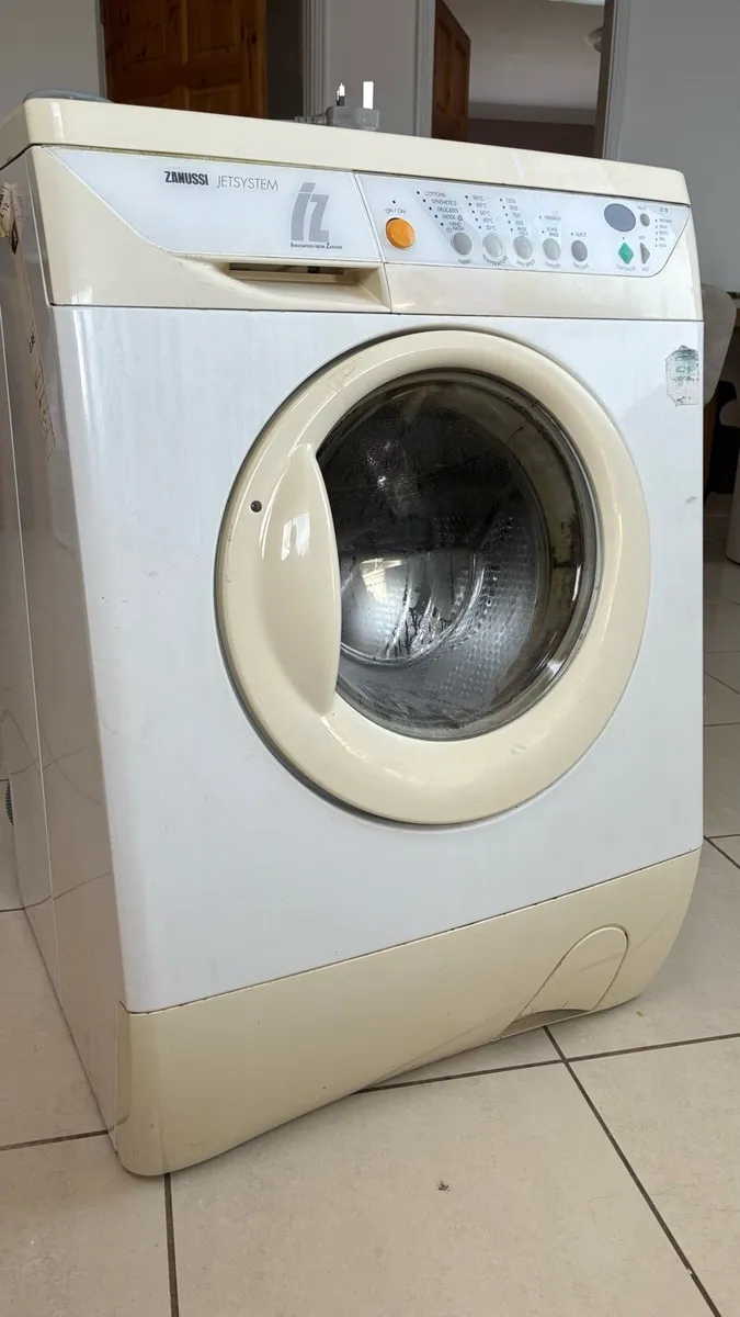 Washing machine - UNDER OFFER - Image 1